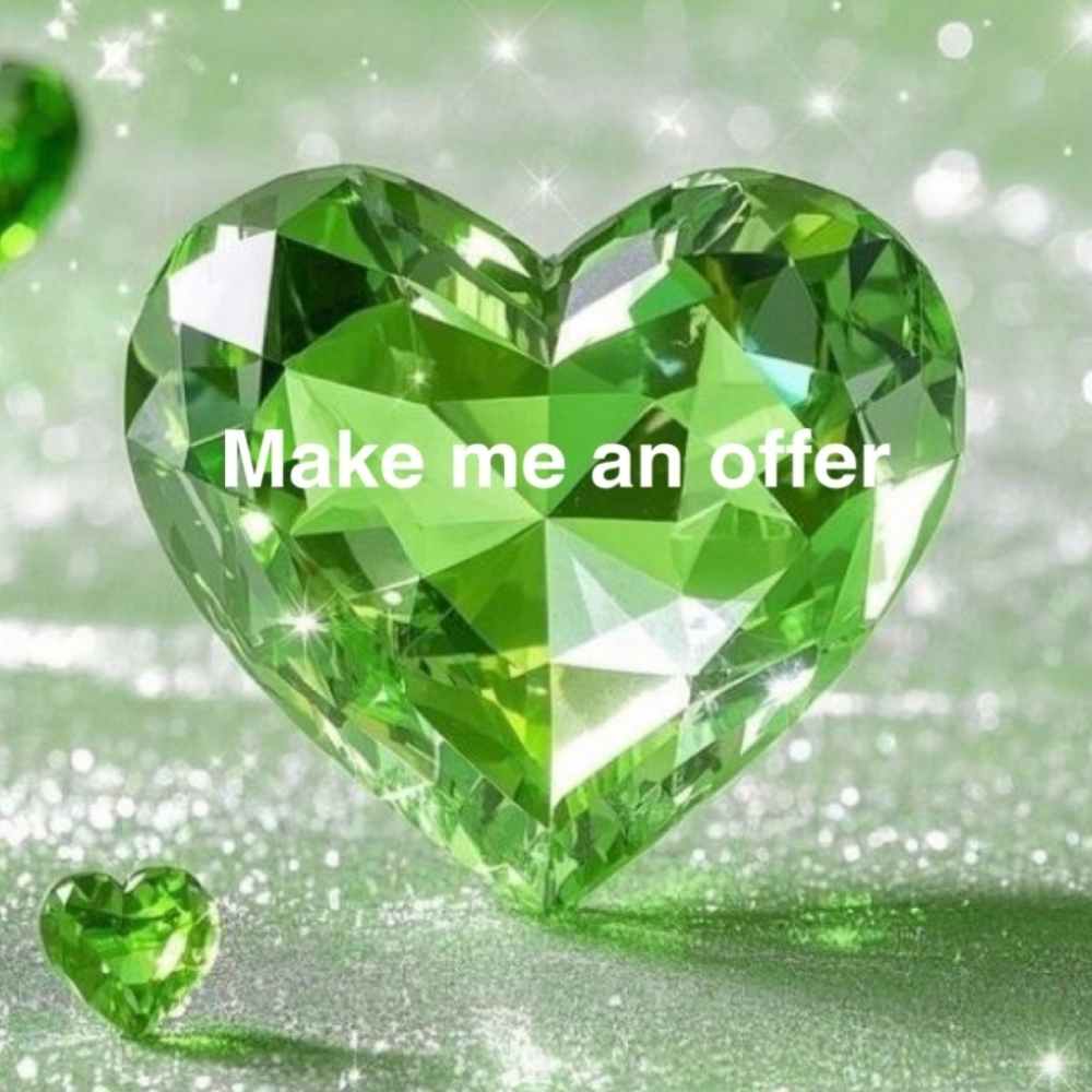 Green Heart-Shaped Gemstone